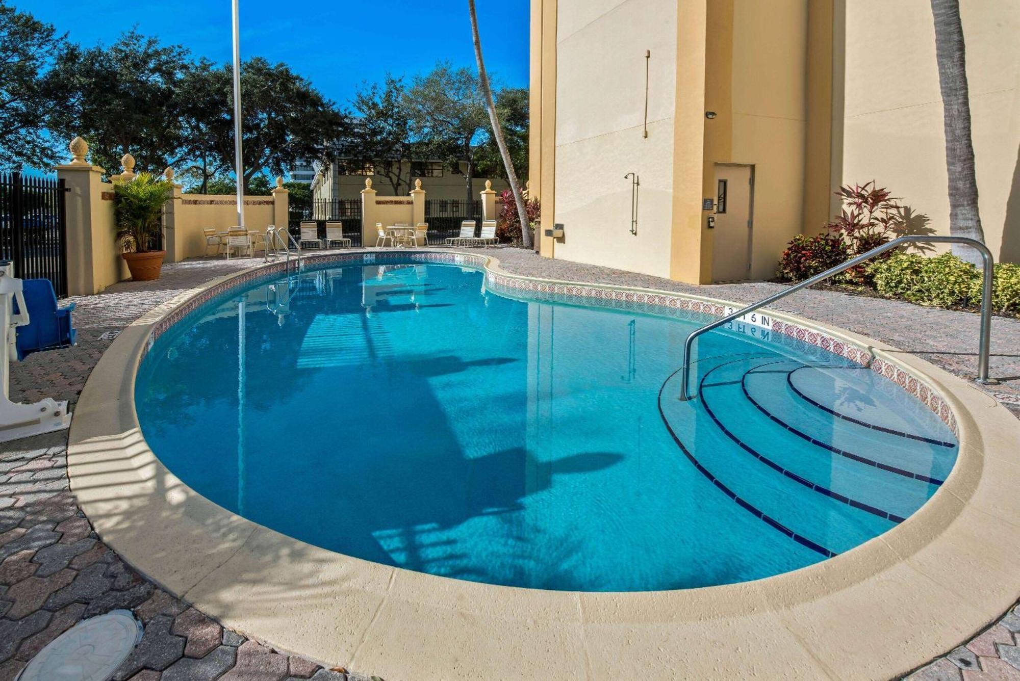 La Quinta By Wyndham West Palm Beach Airport Ngoại thất bức ảnh
